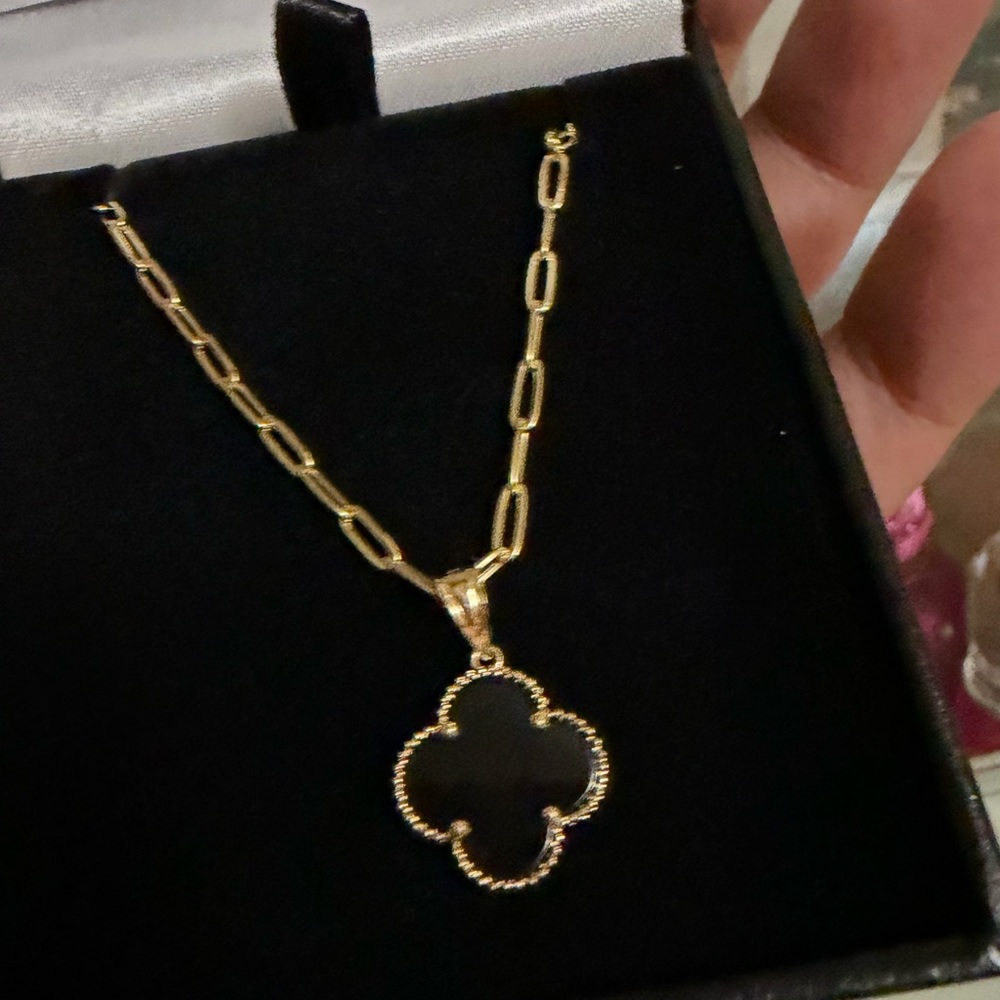14k solid Gold and Black Pendant Necklace - Picture 4 of 11